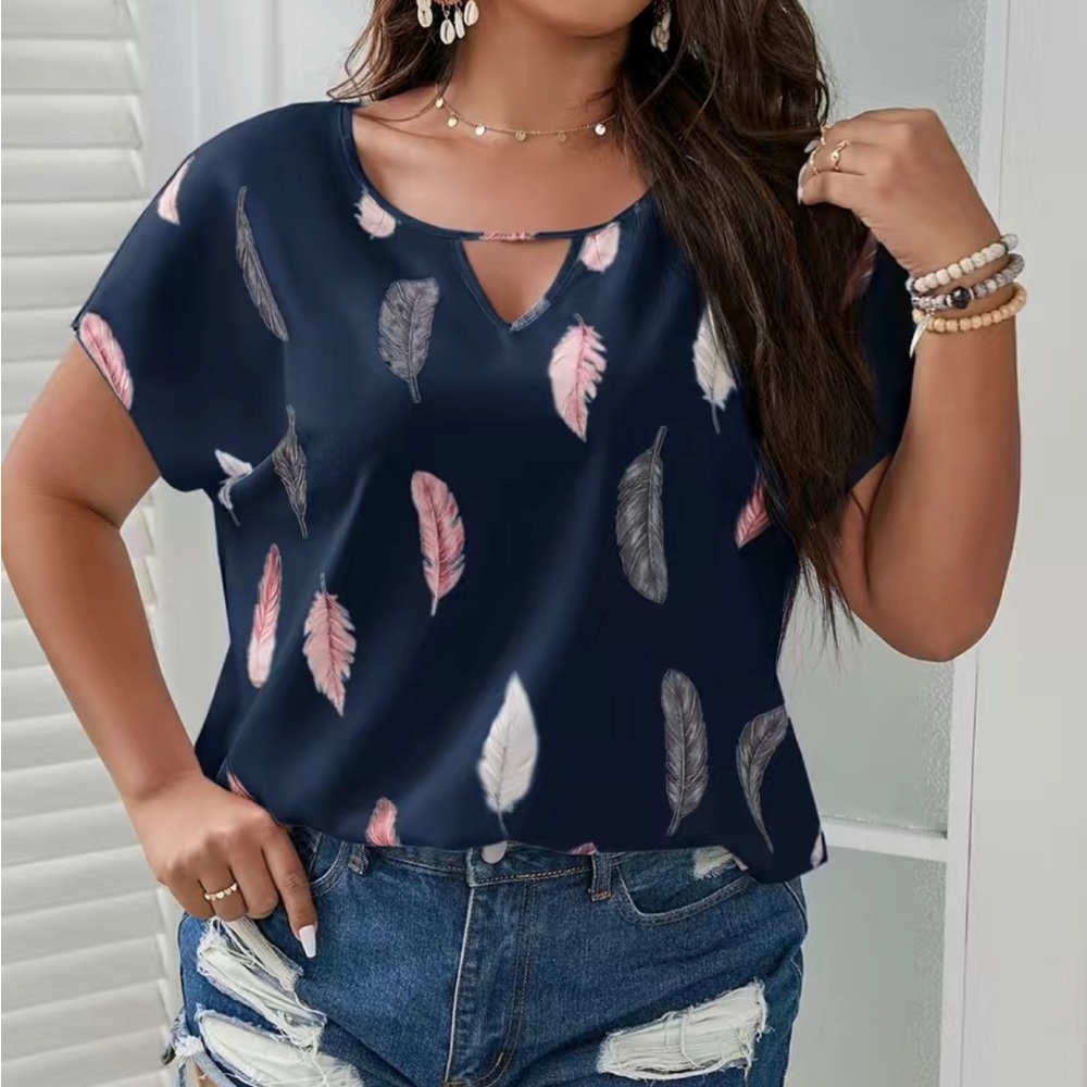 Feather v neck short sleeve